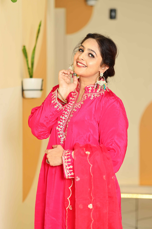 Pink Kurta Set with Golden Embroidery & Dupatta